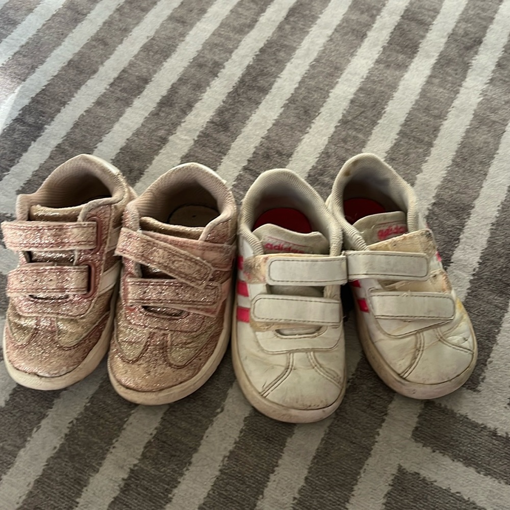 Toddler girl play shoes